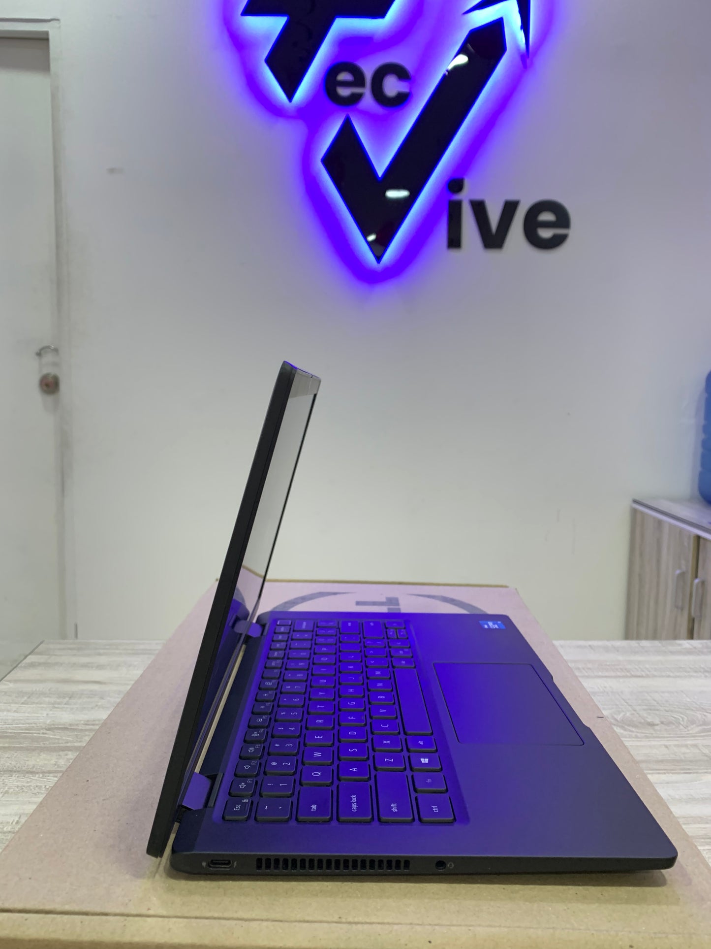 🔥 Dell Latitude 7420 Potencia y Elegancia en un Ultrabook de Alto Rendimiento 🔥