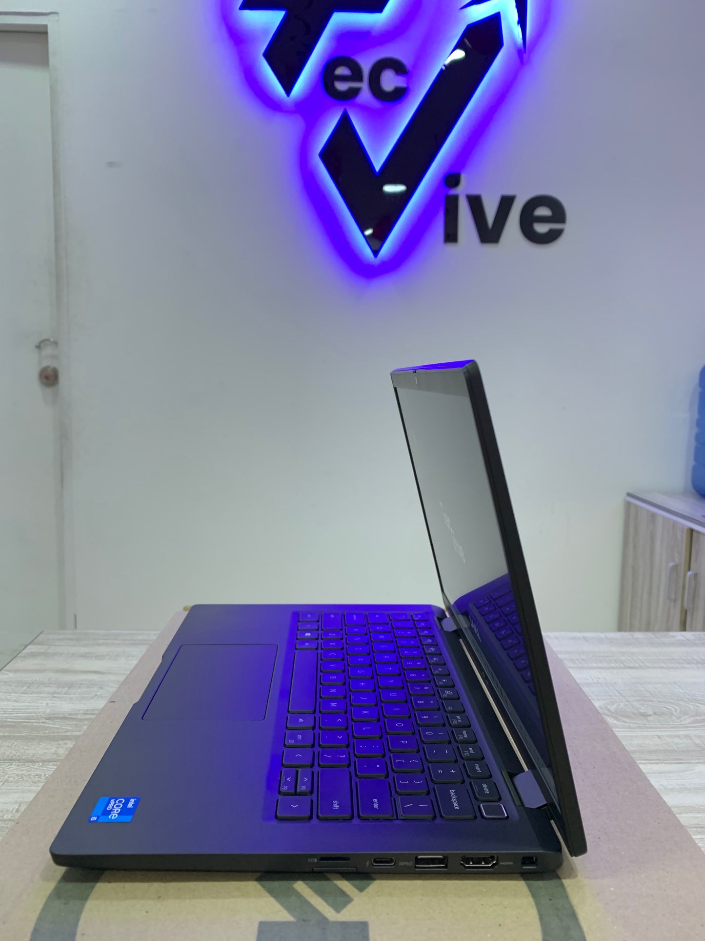 🔥 Dell Latitude 7420 Potencia y Elegancia en un Ultrabook de Alto Rendimiento 🔥